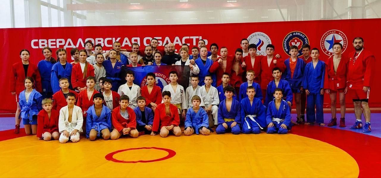 Виктор Водолацкий: Луганские кадеты приняли участие в спортивных сборах в Екатеринбурге