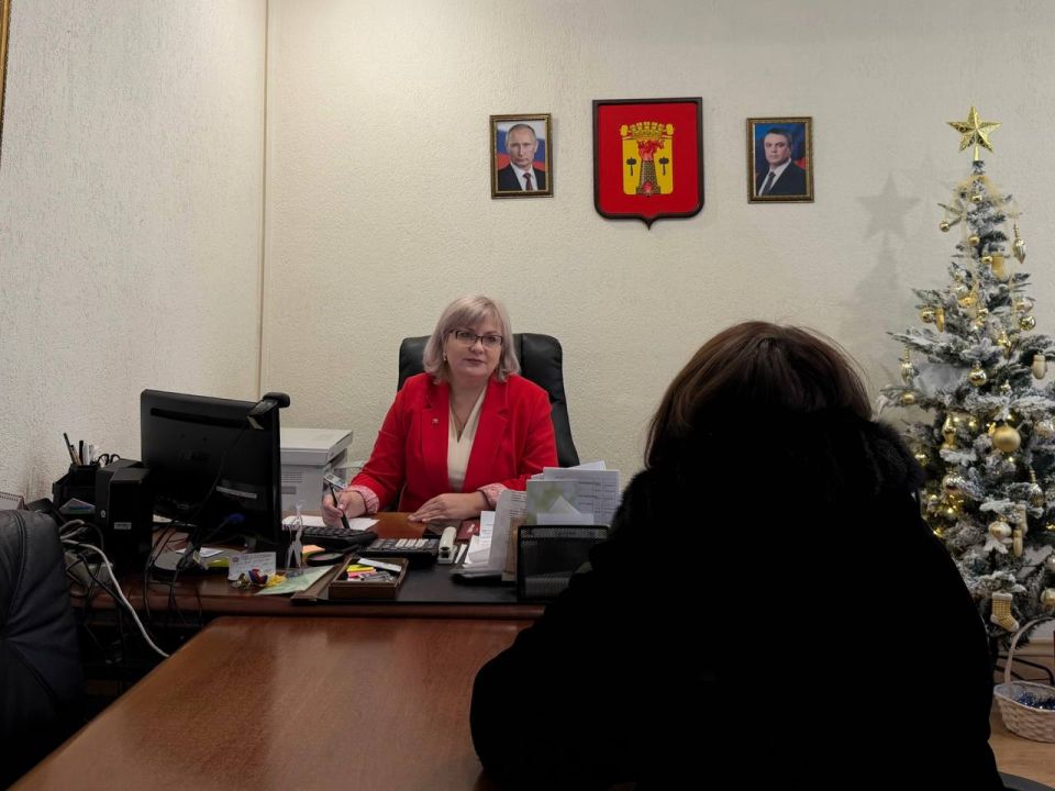Личный прием граждан провела заместитель Главы города Наталья Куличенко