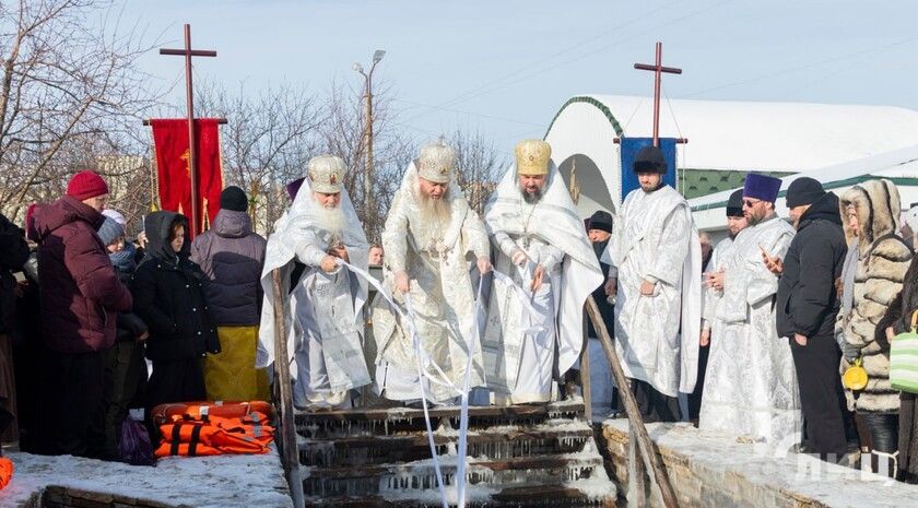 Освящение Крещенской купели состоялось у храма Андрея Первозванного в Луганске
