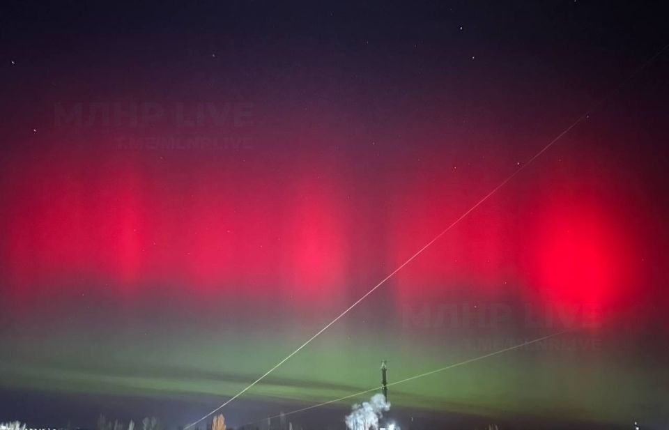 Зрелищное северное сияние зажглось в небе над ЛНР