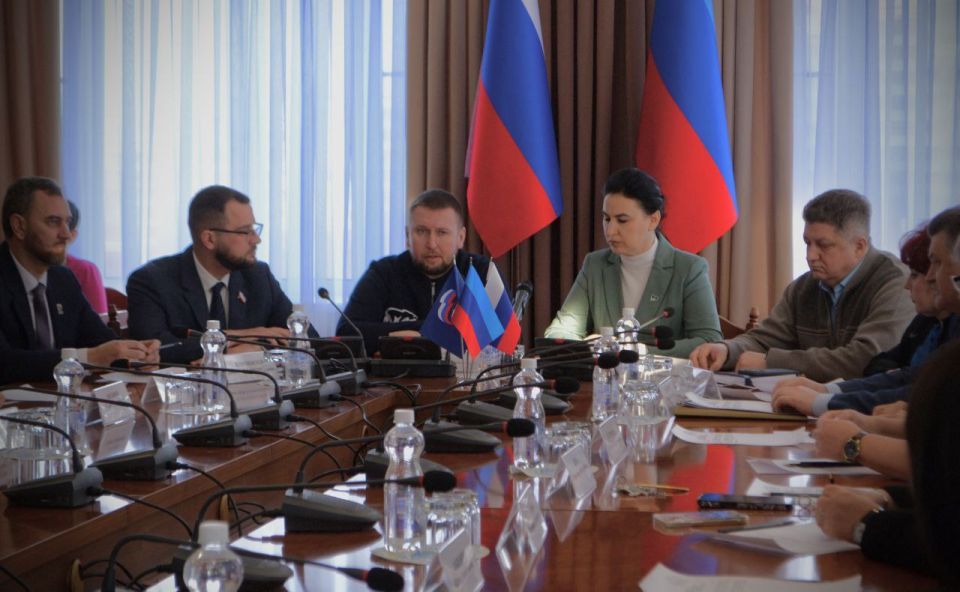 Сергей Цемкало: Расширенное заседание фракции «Единой России» в Луганске: подведены итоги года и подписано новое соглашение