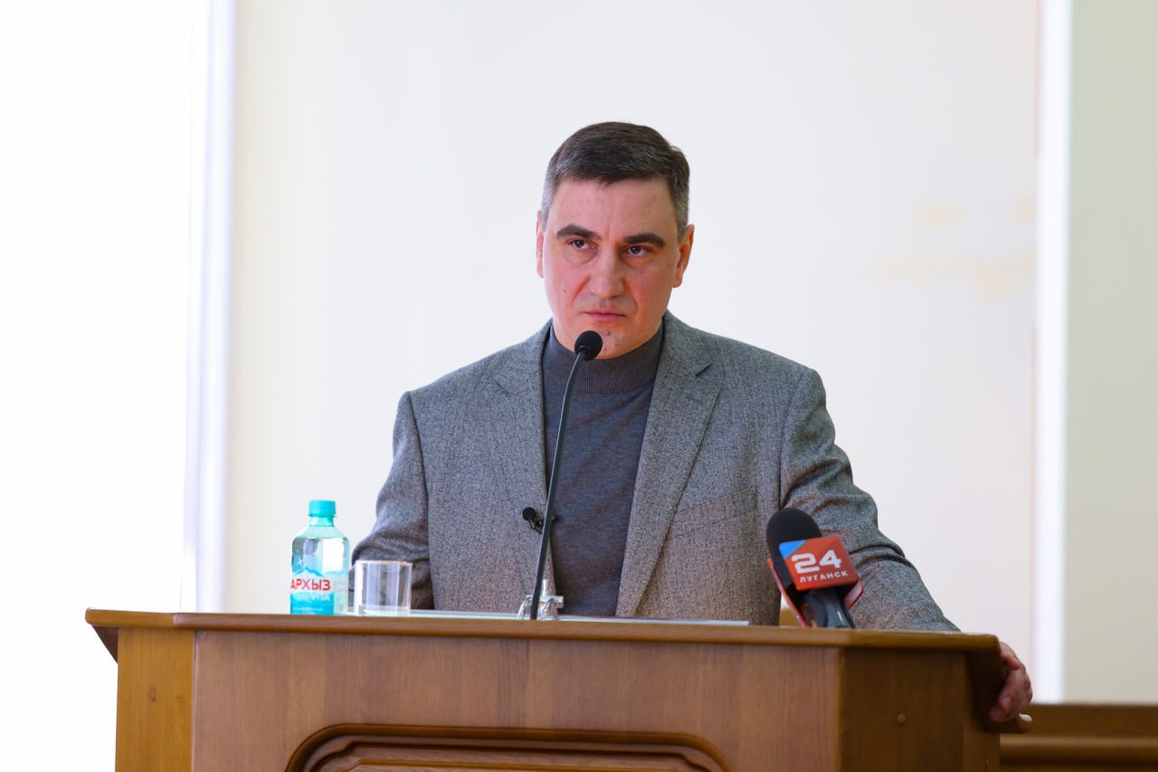 Константин Бутримов: Депутаты обсудили с профильным министром перспективы развития промышленного потенциала республики