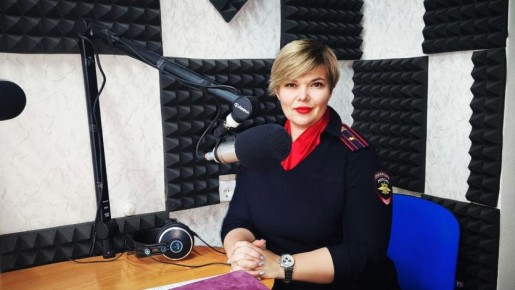 Начальник 3-го отдела Управления по борьбе с противоправным использованием информационно-коммуникационных технологий МВД по Луганской Народной Республике майор полиции Юлия Ткалич в эфире радио «Время ФМ» ответила на...