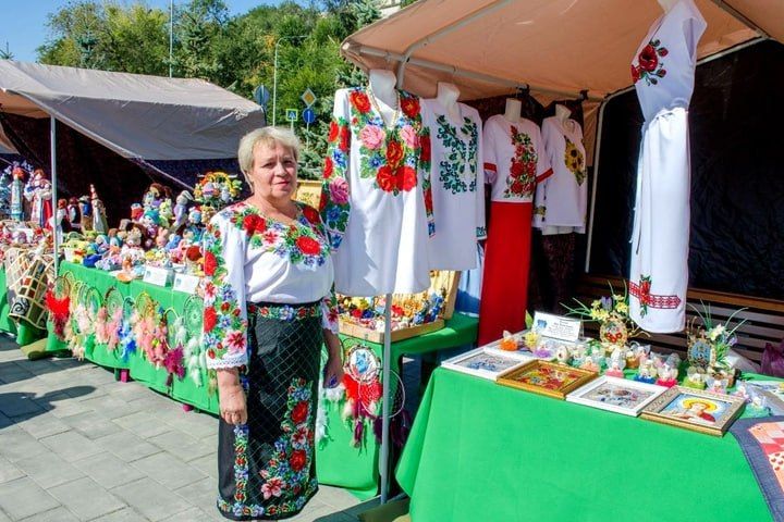 «Ангелы вернулись в Денежниково»: Как мастер бисерных чудес и народной песни оживляет родное село