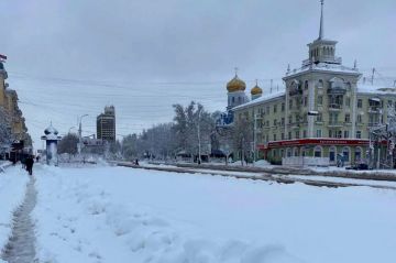 31. ������ ����, �������! ���� � ��� ����� ��������� ����� �����, �����, ������ ��� ����-������ ������������ ���������, ��� ������ �� �������� � �������� ���� � �����, ����� � ��������� ��������, ������������ � ����� �����...