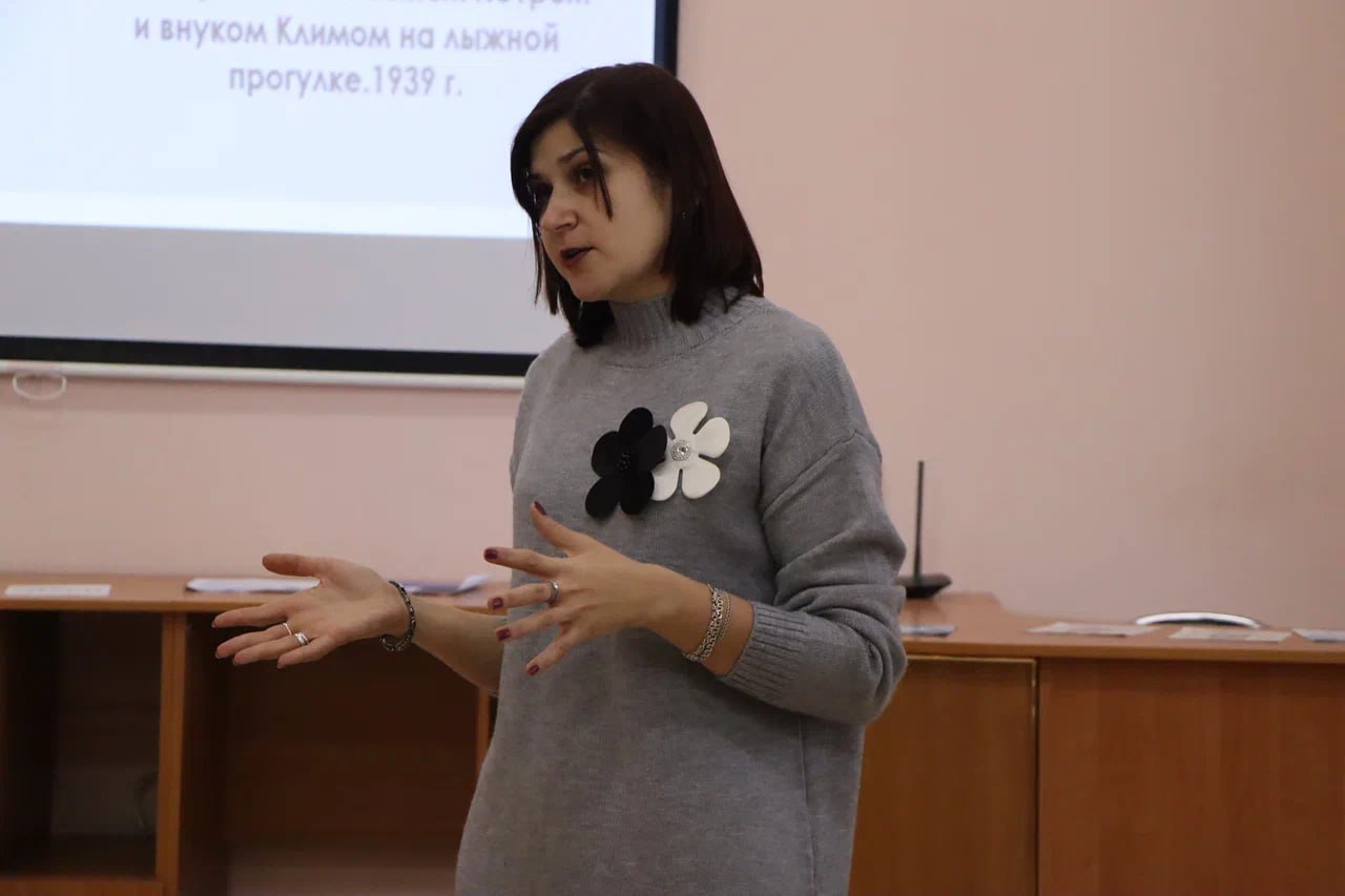 От рабочего до Маршала: в библиотеке рассказали молодежи о Клименте Ворошилове