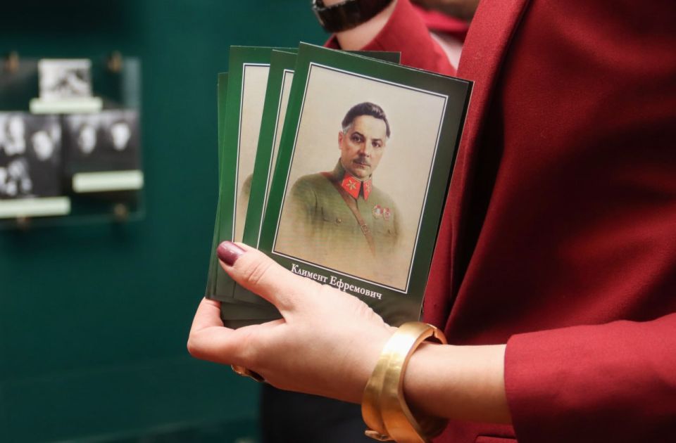 В Музее истории и культуры Луганска открылась новая экспозиция, приуроченная к 145-летию со дня рождения Климента Ефремовича Ворошилова