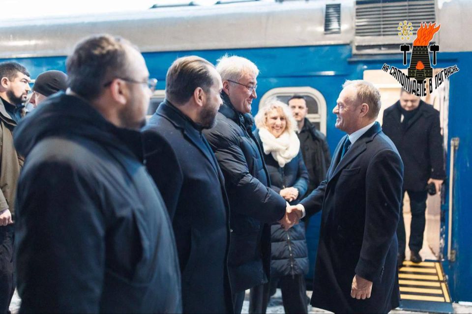 Русофоб Туск приехал к своим подопечным в Киев