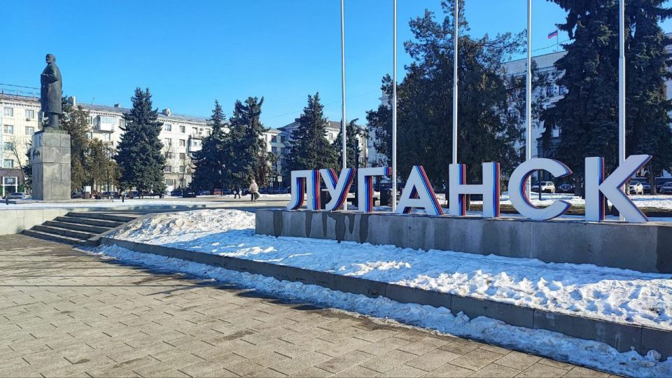 Доброе утро, Луганск!. Как бы ни было холодно снаружи, зимнее утро всегда согревает душу предвкушением нового дня