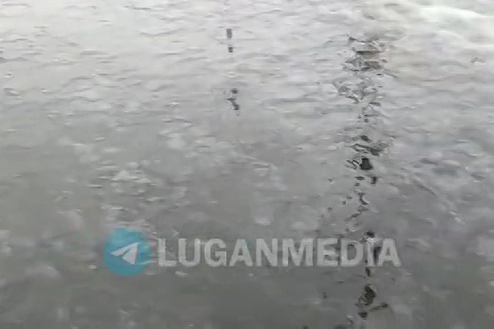 А в Луганске настоящий каток