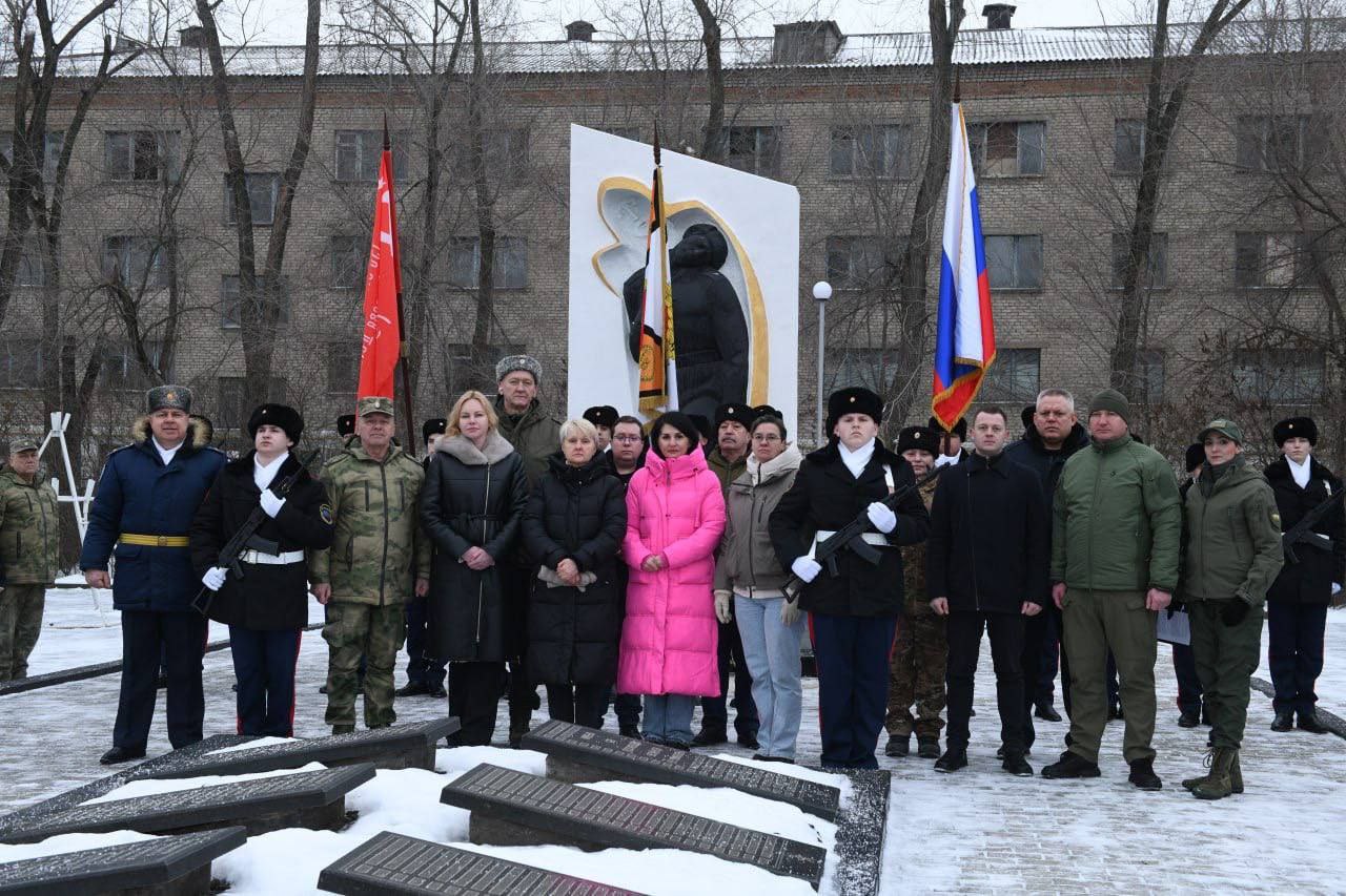 Виктор Водолацкий: Республиканский казачий кадетский корпус почтил героев-освободителей Ворошиловграда