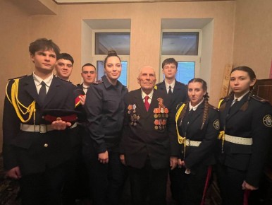 Сотрудники управления организовали для воспитанников кадетских классов встречу со свидетелем оккупации Ворошиловграда