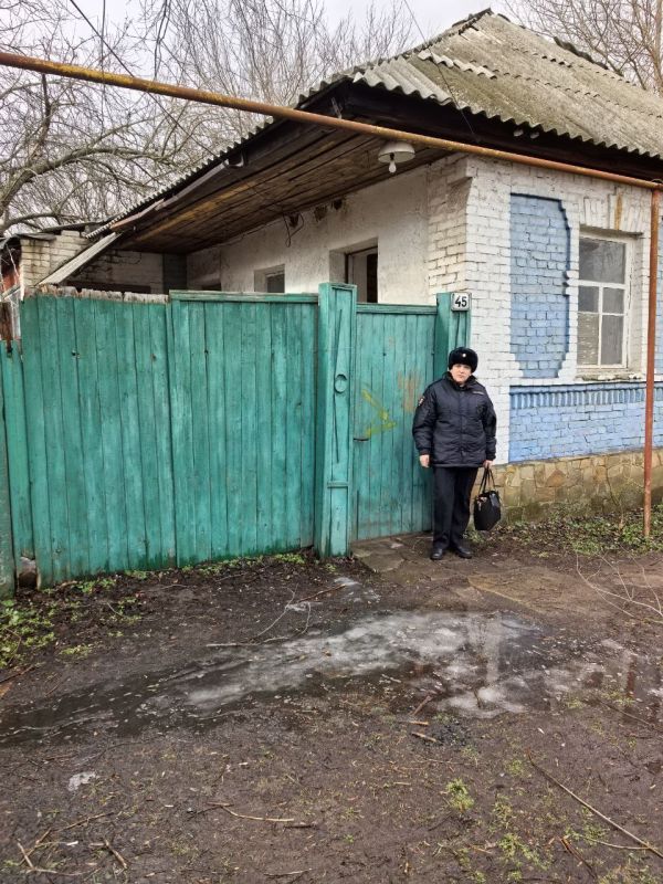 111Лутугинские полицейские проводят проверку в отношении нерадивой матери, оставившей детей в неотапливаемом доме