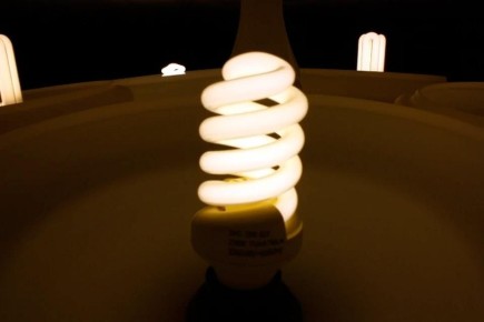 В ЛНР без света остаются 12,5 тысяч человек