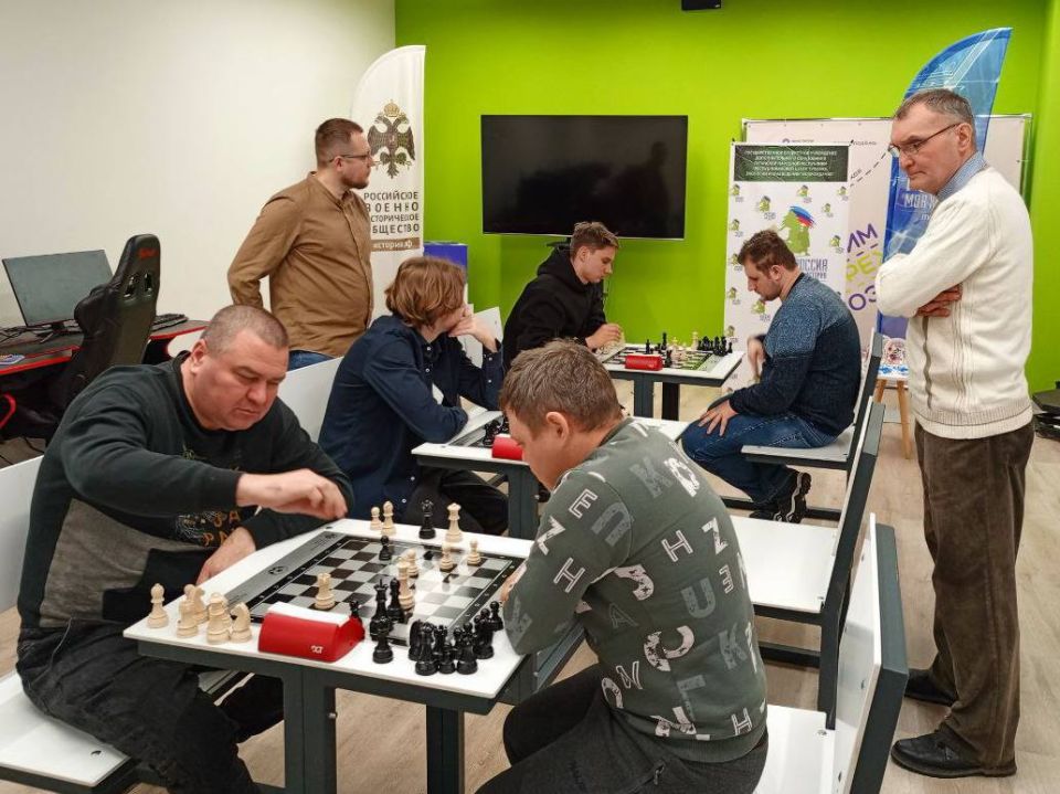 В честь освобождения Ворошиловграда, 14 февраля в луганском «Доме молодёжи» состоялся финал шахматного турнира, посвящённого этому знаковому событию