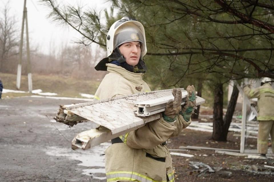 Центральный залечивает раны: более 150 человек восстанавливают поселок после атаки БПЛА