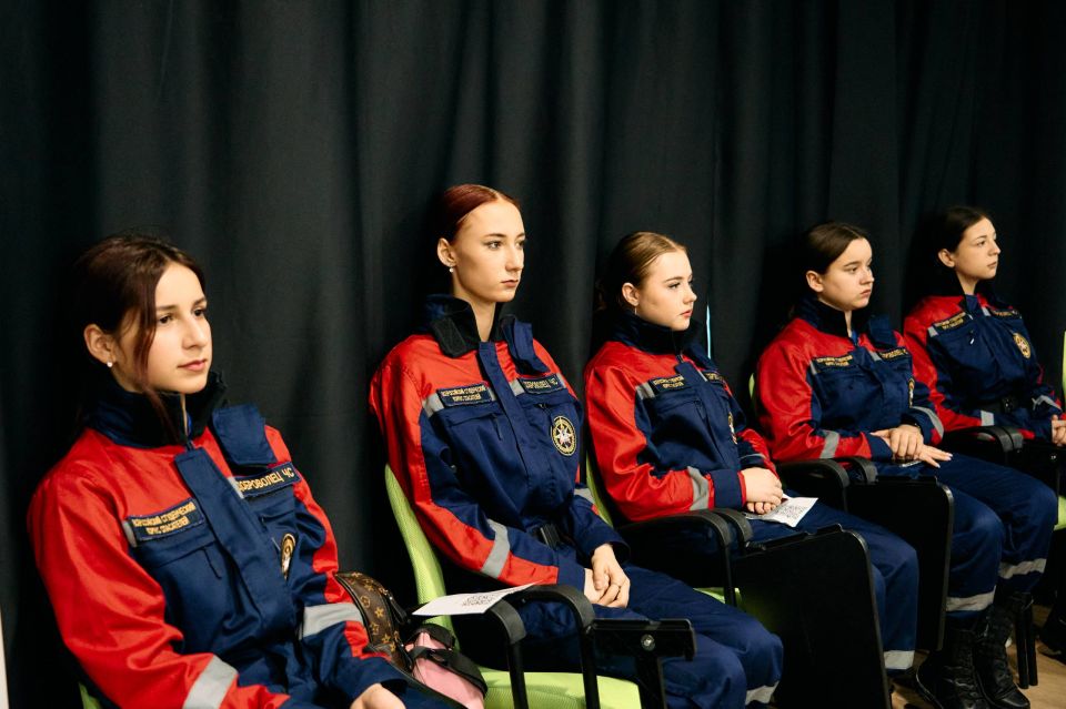 Встреча с Героем. Добровольцы Луганского РО ВСКС приняли участие в «Диалоге с Героем», организованном Министерством молодёжной политики ЛНР совместно с Луганским филиалом Российского общества «Знание» в рамках проекта...