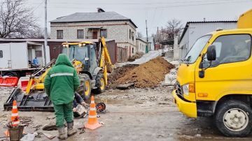 На улице Фрунзе меняют участок водопроводной сети