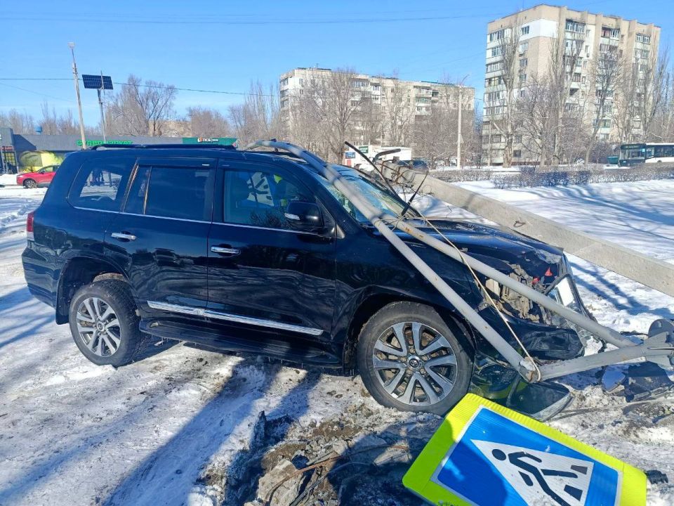 В Луганске пьяный водитель сбил пешехода на переходе