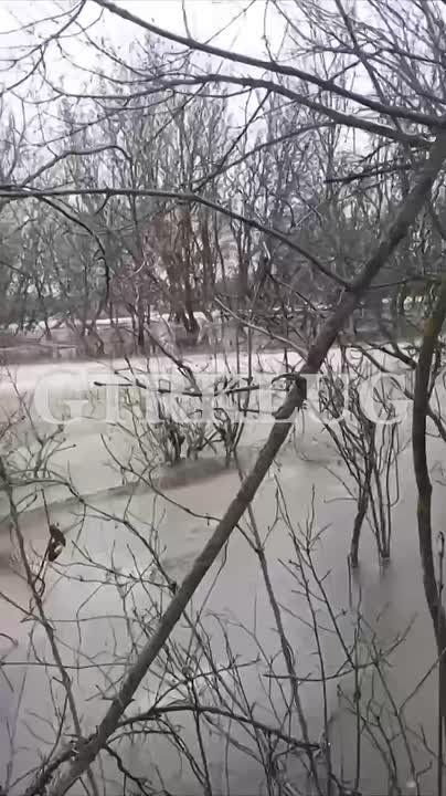 Наводнение произошло на Деркуле в Станично-Луганском районе!