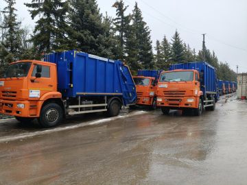 В Республику поступило 19 единиц спецтехники для обращения с твердыми коммунальными отходами