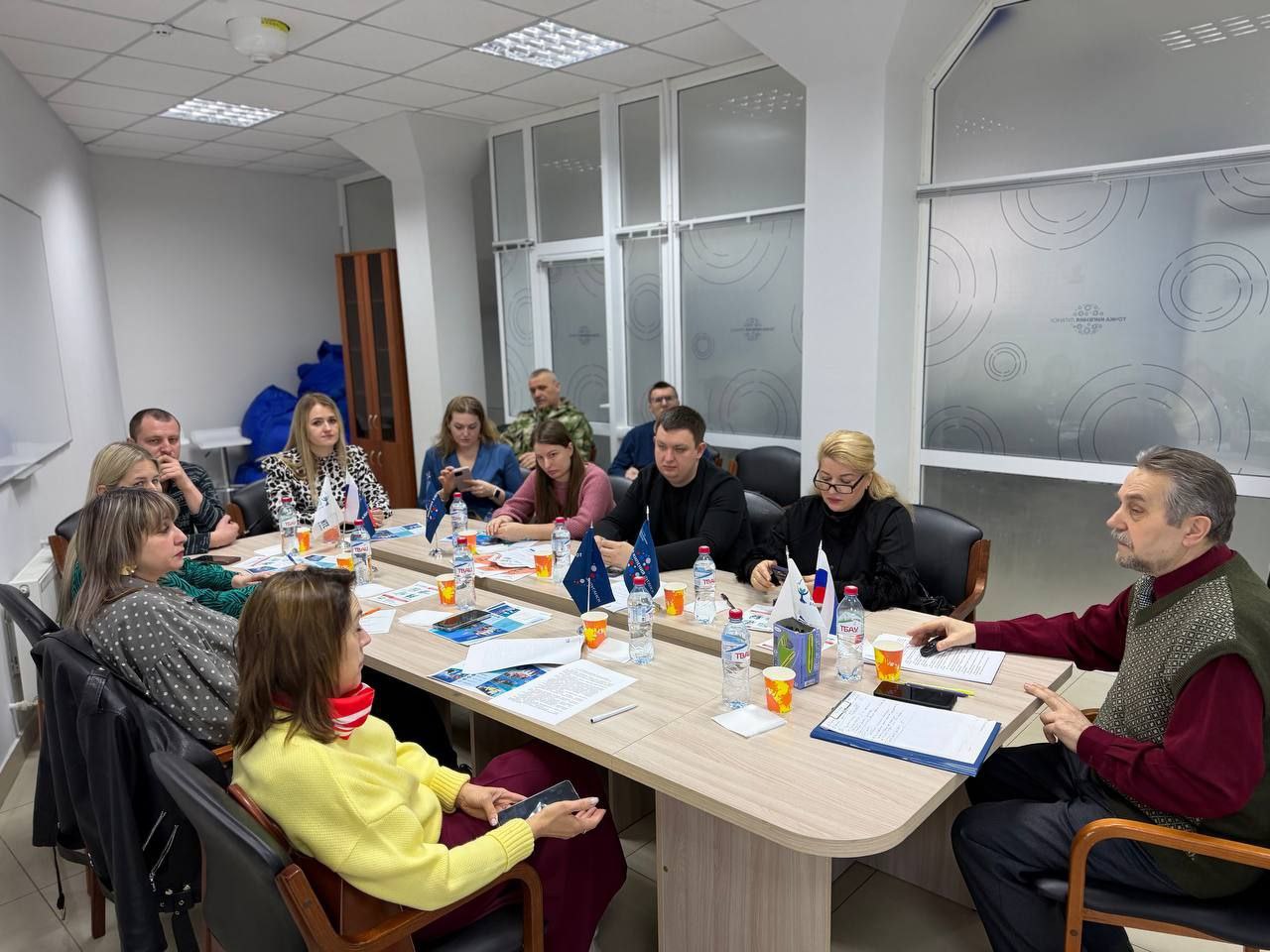 Член Общественной палаты ЛНР, методист БФ «БлагоДарите» Владимир Перепечаенко выступил в качестве модератора на круглом столе «Реализация Концепции содействия развитию благотворительной деятельности в Российской Федерации на...