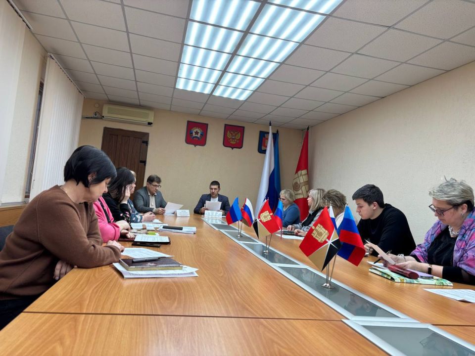 Роман Лысенко: 26 февраля совместно с коллегами, депутатами Совета городского округа город Алчевск Татьяной Тарасовой, Татьяной Семенюк и Александром Ярским, принял участие в заседание комиссии по проведению конкурсного...