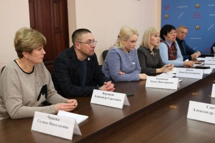 Инна Швенк: Модернизация среднего профессионального образования, социальные гарантии и цифровизация больниц – в Социальном комитете прошло заседание с профильными ведомствами