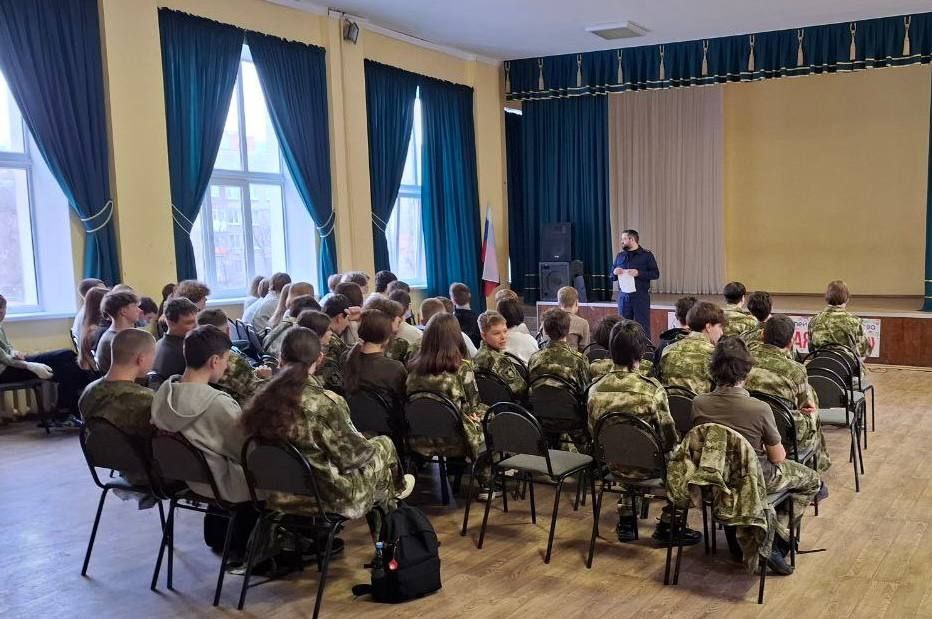 Сотрудники республиканского СК продолжают цикл профилактических занятий со школьниками