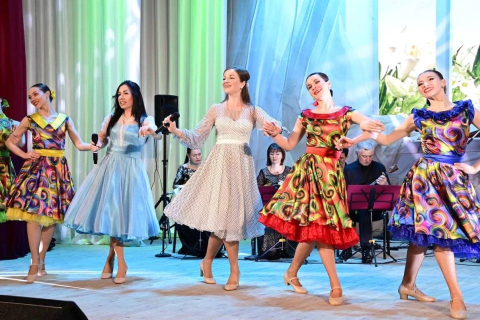 «Весна, цветы и комплименты!»: в филармонии стартовала серия концертов к 8 Марта