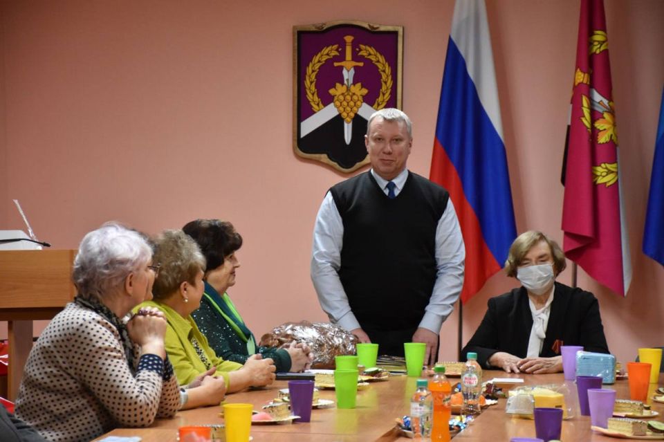 ������� �����: 4 ����� ��������� ���������� ������� ����������� ����, ����� ���� � ��������� ������� ������� � ��������� ��������� ������ ���������, ������������ � �������������� �������� ��� 8 �����