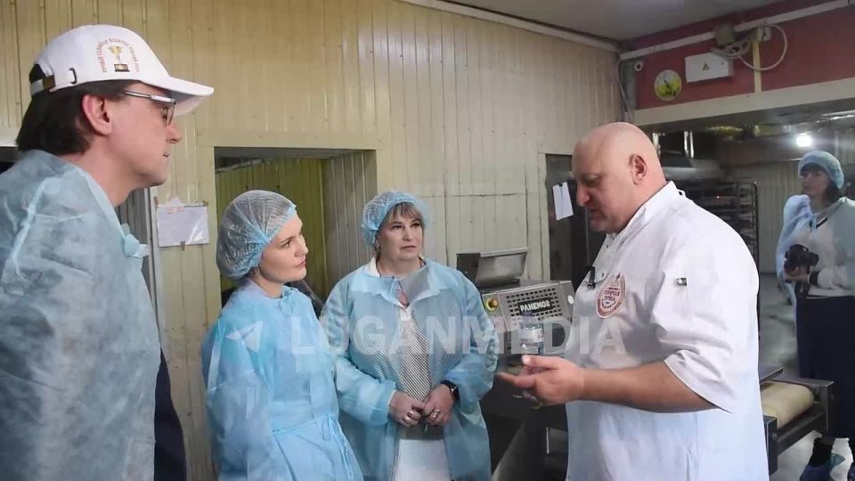 Белокуракино посетил министр сельского хозяйства и продовольствия ЛНР Евгений Сорокин и сенатор Совета Федерации от ЛНР Дарья Лантратова