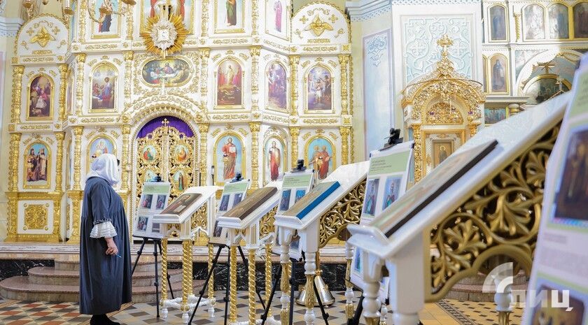 Шесть икон, восстановленных во Владимире, вернулись в Свято-Петропавловский собор Луганска