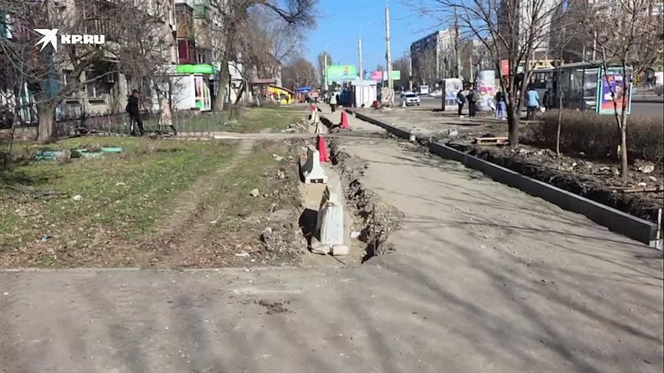 На улице Буденного кипит работа