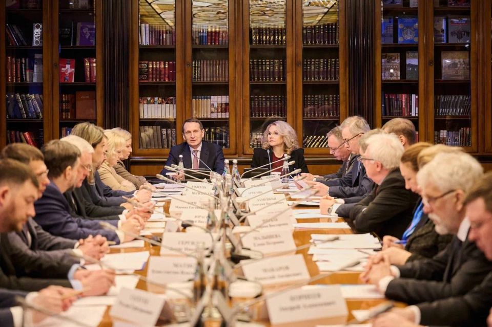 Министр культуры России Ольга Любимова приняла участие в заседании оргкомитета по празднованию 300-летия со дня рождения Екатерины II