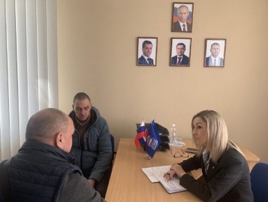 13 марта, в местной общественной приемной Луганского городского отделения партии «ЕДИНАЯ РОССИЯ» в рамках Единого дня приема участников СВО и членов их семей по жилищным и земельным вопросам состоялся прием граждан