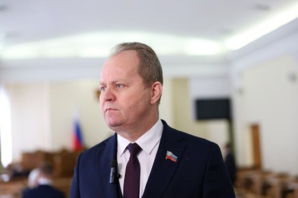 В начале марта этого года ко мне обратились жители дома № 6, 6а, 6в, 7а кв. Героев Сталинграда г. Луганска, с вопиющей антисанитарной обстановкой, вызванной продолжительным прорывом канализационной магистрали