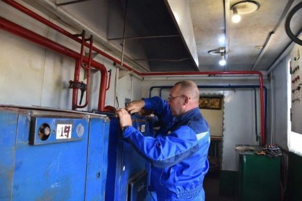 «Ваш труд создаёт наш комфорт»: Леонид Пасечник поздравил работников ЖКХ и бытового обслуживания