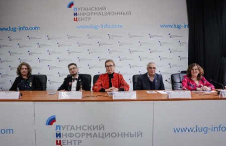 Московское издательство «СТиХИ» представило в Луганске новые книги местных авторов