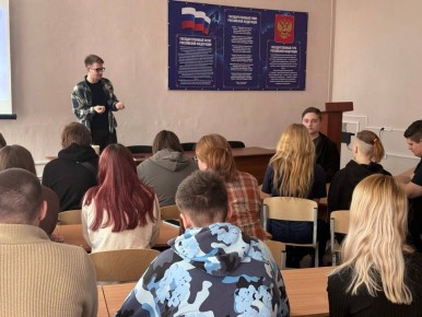 О том, как защитить свои права в мире товаров и услуг рассказали студентам города Луганска