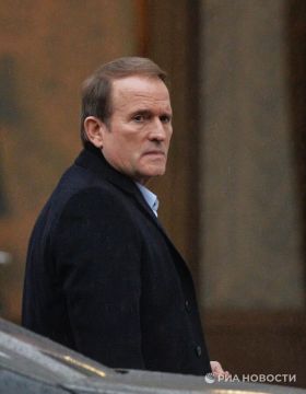 Медведев и Медведчук: отделение Крыма и Донбасса от Украины спасло жителей