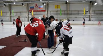 Соревнования традиционного Кубка по хоккею, посвященные 20-летию хоккейного клуба «Дизель» и памяти подполковника Валерия Липицкого, прошли в Луганске