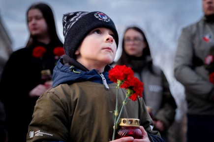 В Луганске почтили память жертв трагедии в «Крокус Сити Холле»