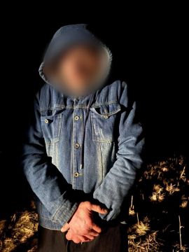 11111Правоохранители ЛНР в Перевальском округе остановили водителя, намеревающегося «поднять» мастер-клад с почти килограммом «синтетики»