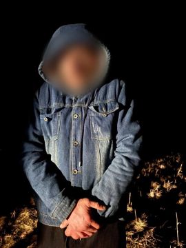 В Перевальском округе задержали наркокурьера с почти килограммом «синтетики»