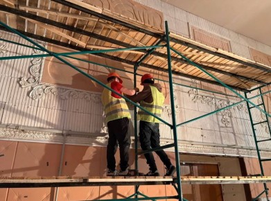 В Красном Луче начали капитальный ремонт Центра культуры