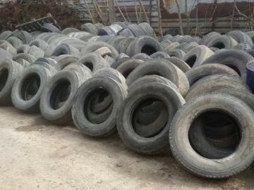 В Луганске шины грузовых машин теперь можно сдать на утилизацию бесплатно