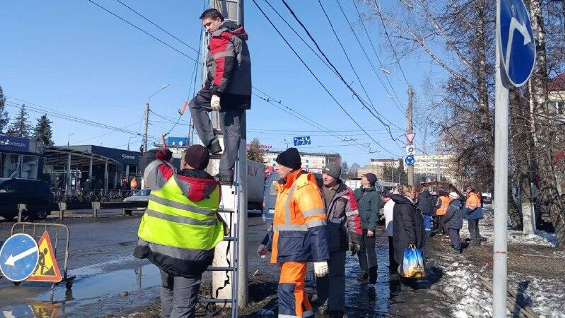 В Луганской народной республике восстановили энергоснабжение более 200 тысяч абонентов