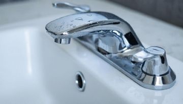 В Краснодоне и Суходольске из-за аварии возникли проблемы с водой