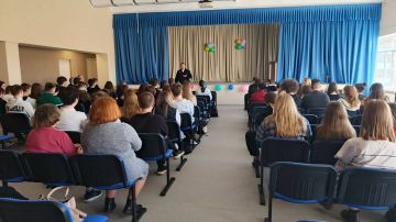 Без права на ошибку:в Алчевске и Рубежном сотрудники Госавтоинспекции провели встречи со старшеклассниками